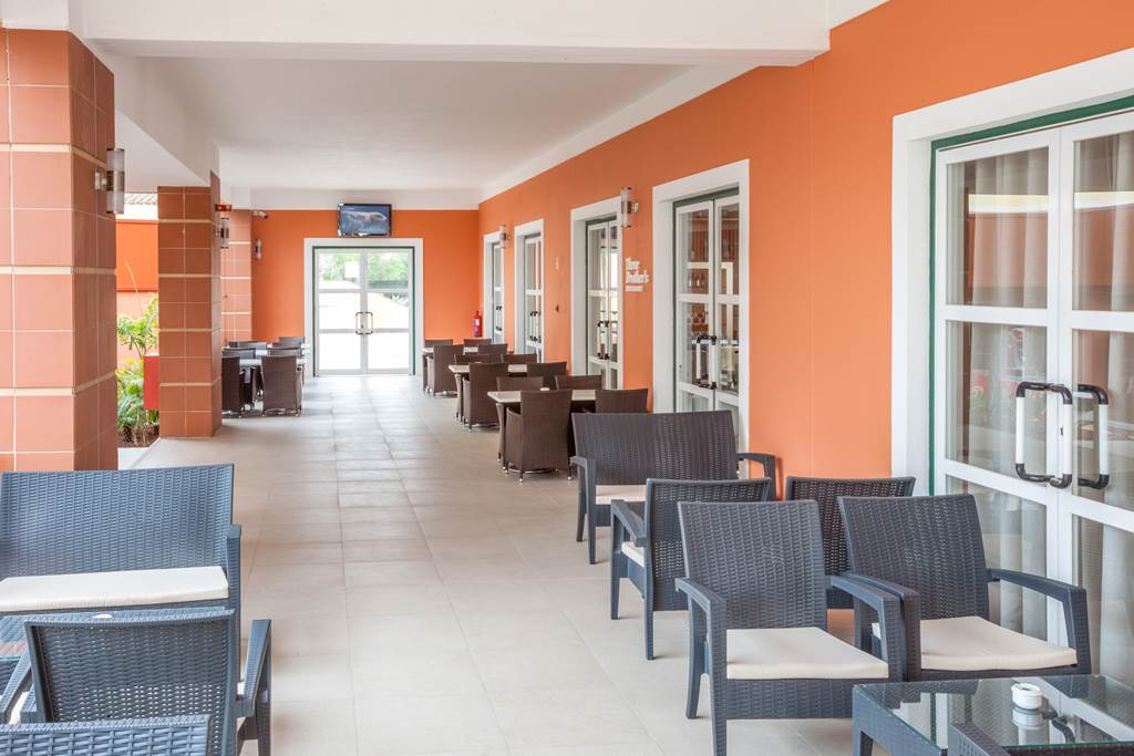 FAO_69567_Vitors_Plaza_1017_54