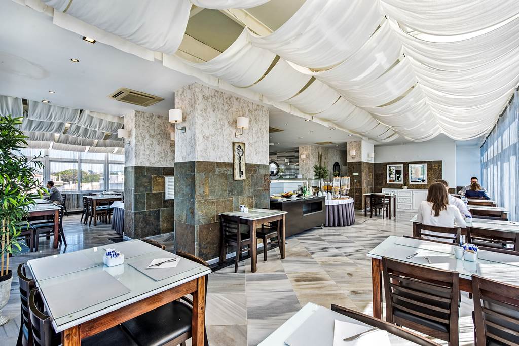 FAO_72317_Velamar_Sun_BCH_HTL_0516_08