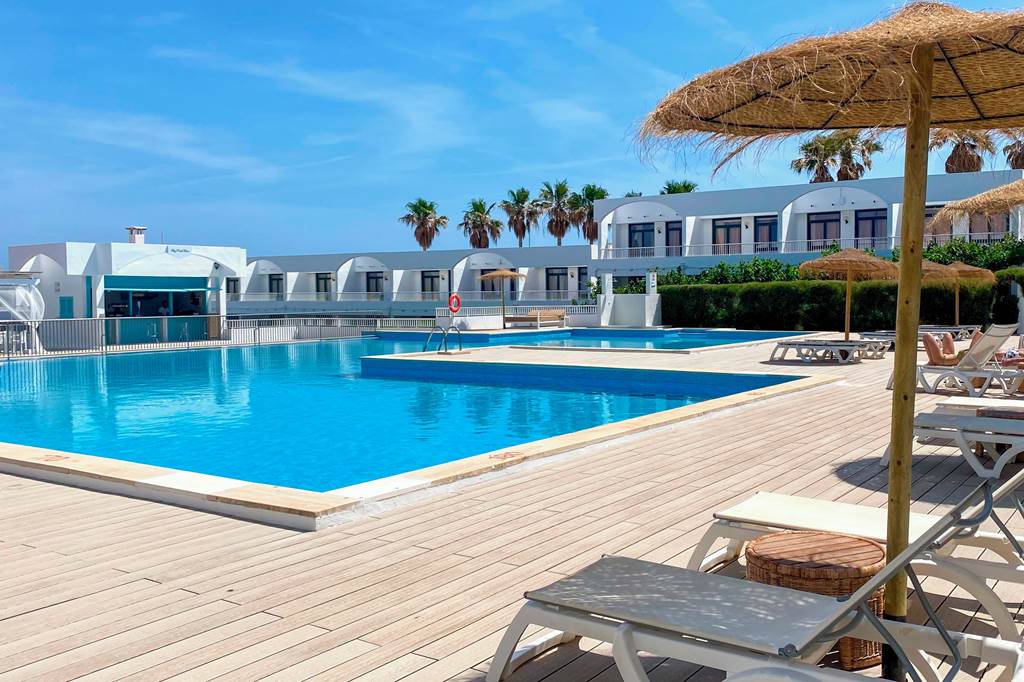 MAH_52914_Beach_Club_Menorca_0123_02