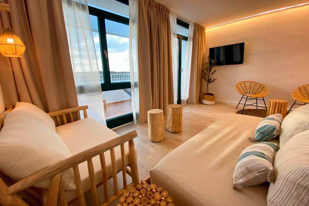 MAH_52914_Beach_Club_Menorca_0623_04