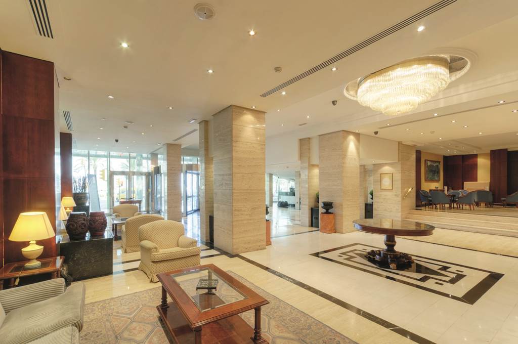 PMI_347_TRYP_BELLVER_0412_12