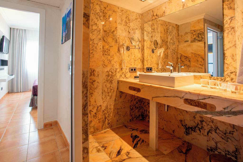 PMI_633_Marina_Portals_Hotel_0723_24