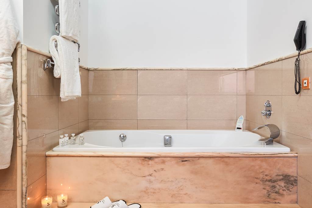 PMI_69499_Pure_Salt_Port_Adriano_0517_25