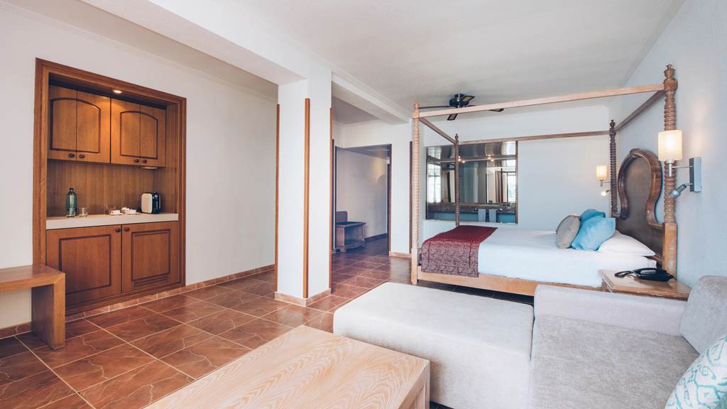 PMI_69517_Iberostar_Jardin_Del_Sol_Suites_0122_03