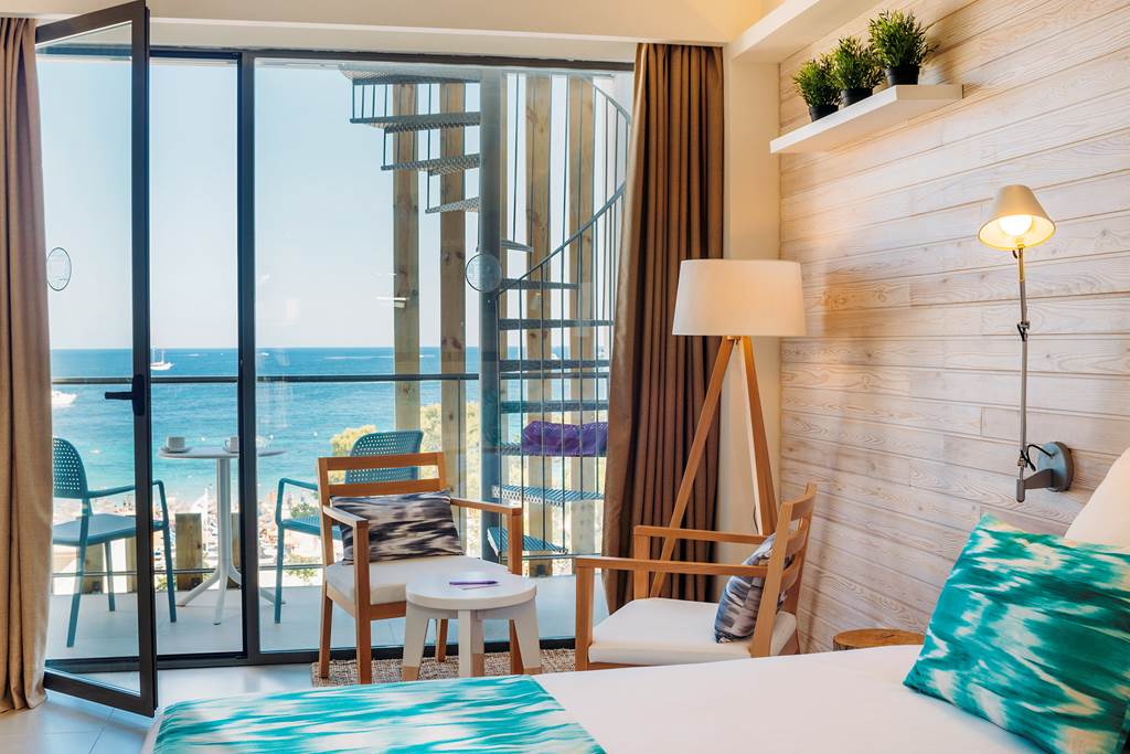 PMI_73322_FERGUS_STYLE_PALMANOVA_0816_14