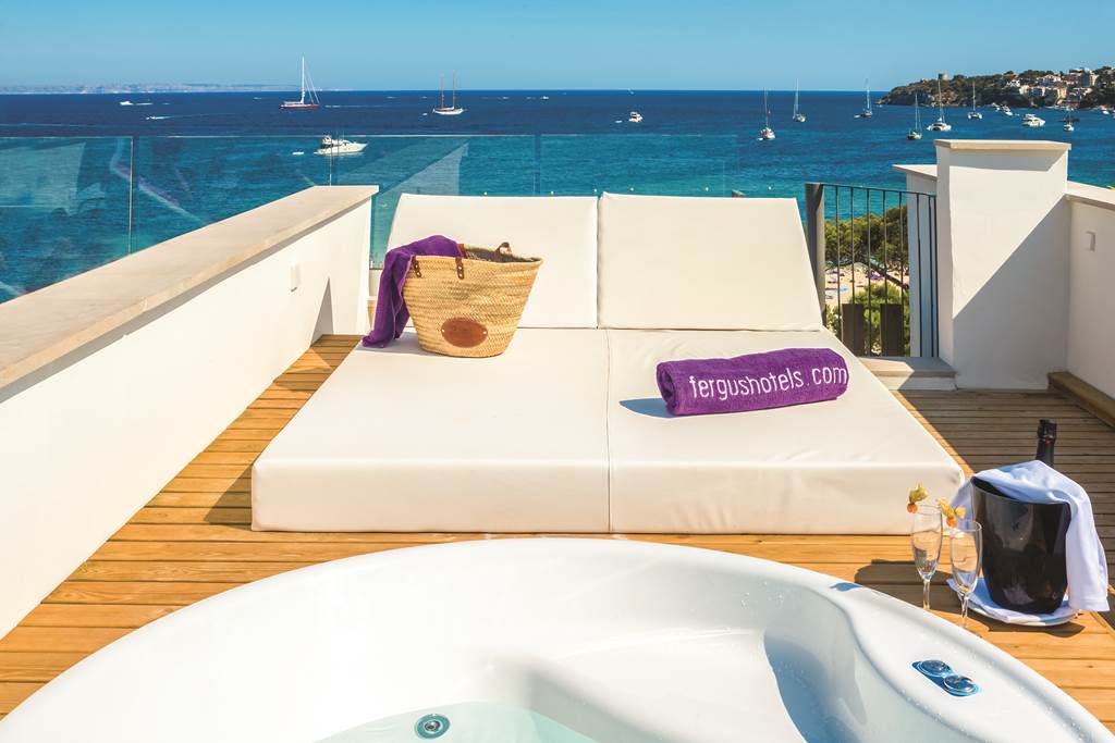 PMI_73322_FERGUS_STYLE_PALMANOVA_0816_18