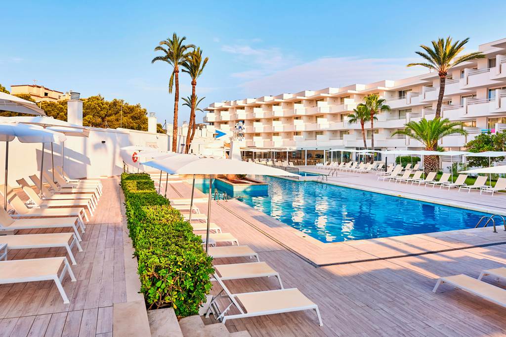Globales Cala Bona Suites
