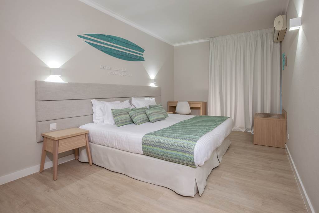 FAO_79341_Vitors_Plaza_Slide_Splash_0918_69