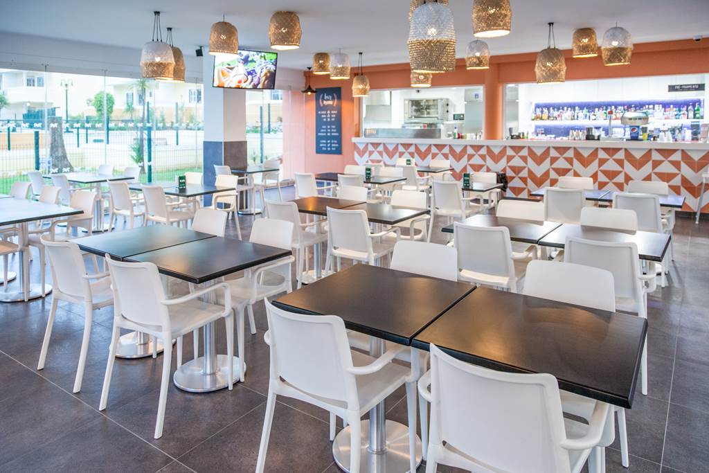 FAO_79341_Vitors_Plaza_Slide_Splash_0918_73