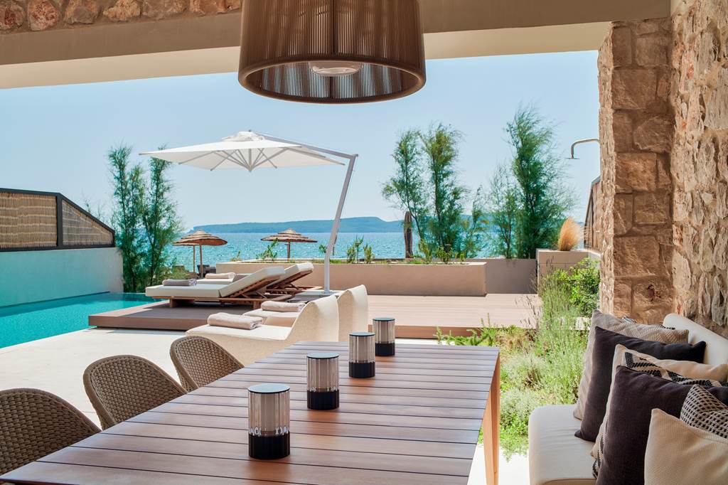 KLX_85207_W_Costa_Navarino_1023_06