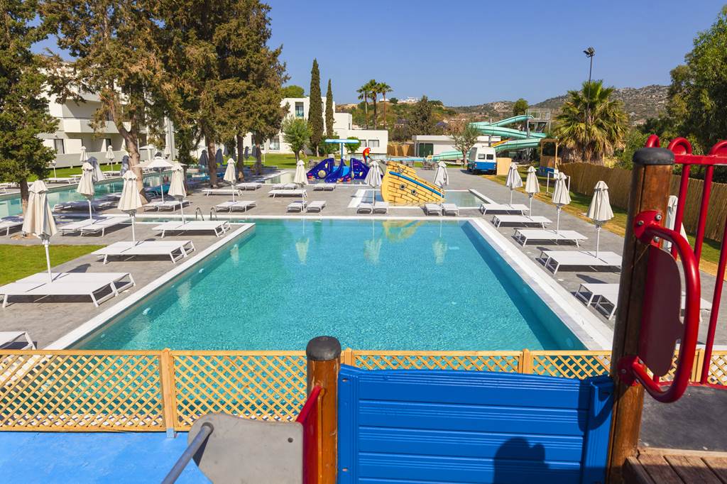 RHO_83420_Blue_Sea_Holiday_Village_0722_13